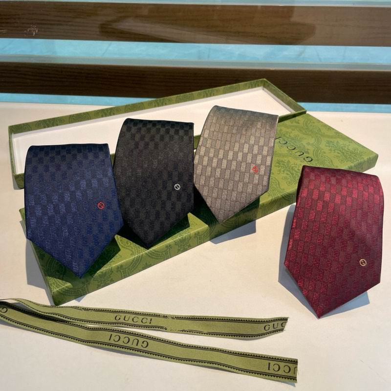 Gucci Tie hm32